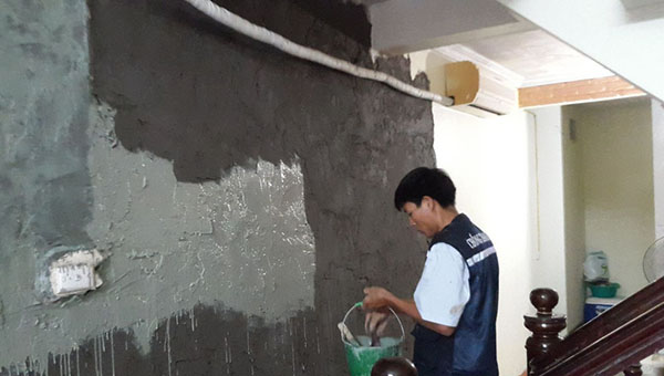 Nên chống thấm trong nhà hay không
